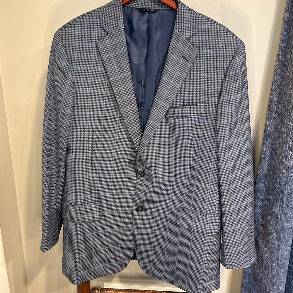 Men’s plaid Blazer from Brook’s Brothers. Size 44R.